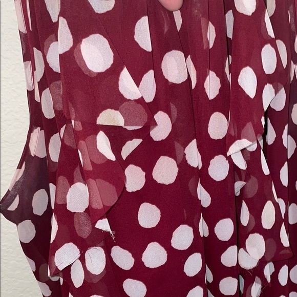 Polka Dot Sleeveless Blouse - Picture 3 of 4